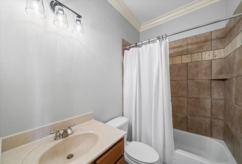 11979 HENNING OAKS LN, Arlington, Tennessee 38002, 5 Bedrooms Bedrooms, 9 Rooms Rooms,3 BathroomsBathrooms,Residential,For Sale,HENNING OAKS,10217919