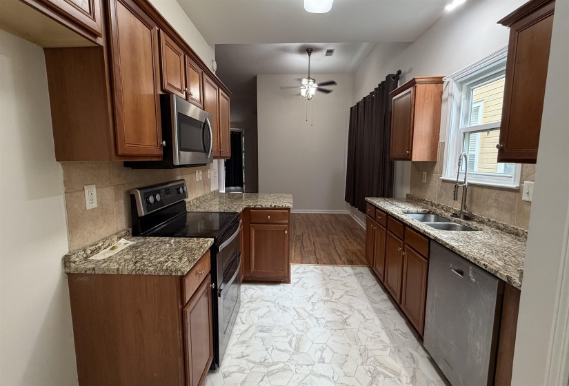 1197 MISTY ISLE DR, Memphis, Tennessee 38103, 2 Bedroom Bedrooms, 5 Room Rooms,2 BathroomBathrooms,Residential,For Sale,MISTY ISLE,0,10217941