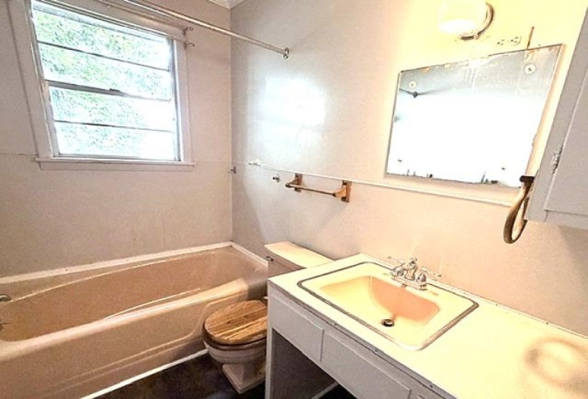 135 SPUMANTE LN, Counce, Tennessee 38326, 4 Bedroom Bedrooms, 8 Room Rooms,2 BathroomBathrooms,Residential,For Sale,SPUMANTE,0,10217958