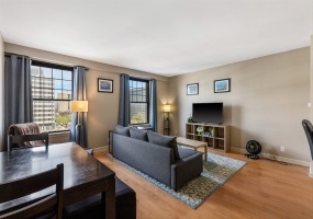 109 MAIN ST, Memphis, Tennessee 38103-5012, 1 Bedroom Bedrooms, 3 Room Rooms,1 BathroomBathrooms,Residential,For Sale,MAIN,0,10217362