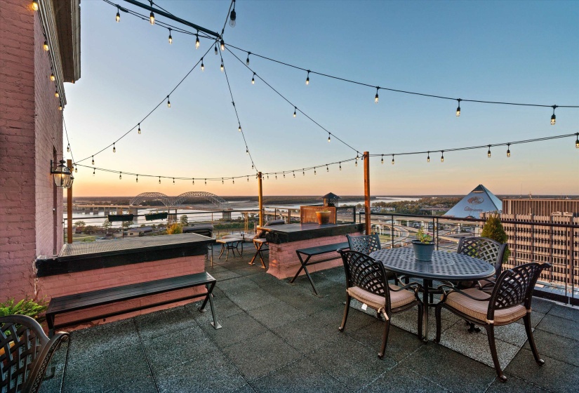 109 MAIN ST, Memphis, Tennessee 38103-5012, 1 Bedroom Bedrooms, 3 Room Rooms,1 BathroomBathrooms,Residential,For Sale,MAIN,0,10217362