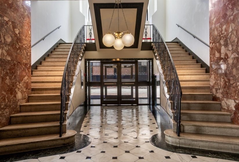109 MAIN ST, Memphis, Tennessee 38103-5012, 1 Bedroom Bedrooms, 3 Room Rooms,1 BathroomBathrooms,Residential,For Sale,MAIN,0,10217362