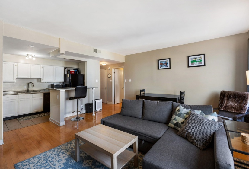 109 MAIN ST, Memphis, Tennessee 38103-5012, 1 Bedroom Bedrooms, 3 Room Rooms,1 BathroomBathrooms,Residential,For Sale,MAIN,0,10217362