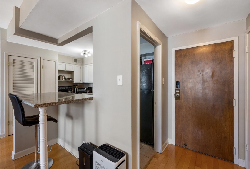 109 MAIN ST, Memphis, Tennessee 38103-5012, 1 Bedroom Bedrooms, 3 Room Rooms,1 BathroomBathrooms,Residential,For Sale,MAIN,0,10217362