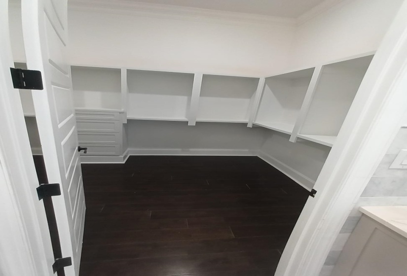 5690 WALNUT GROVE RD, Memphis, Tennessee 38120, 7 Bedrooms Bedrooms, 12 Rooms Rooms,6.1 BathroomsBathrooms,Residential,For Sale,WALNUT GROVE,10217587