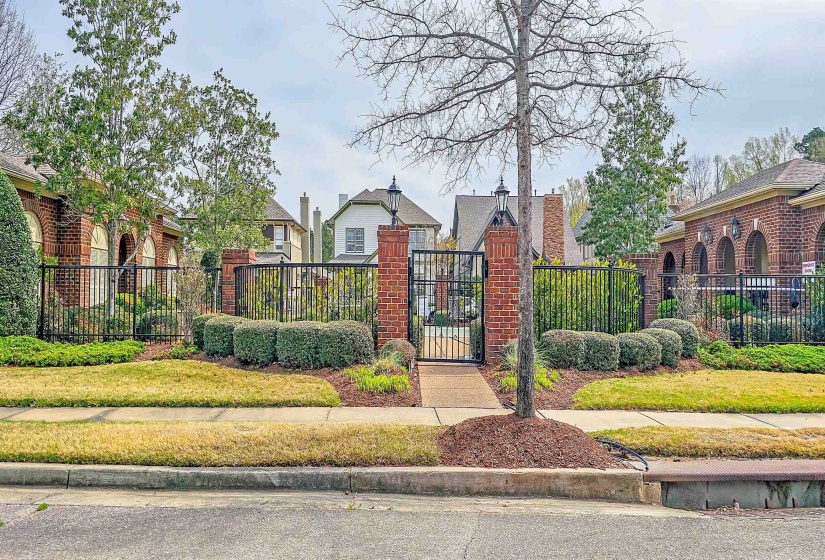 1784 PENSHURST DR, Collierville, Tennessee 38017, 3 Bedroom Bedrooms, 8 Room Rooms,3 BathroomBathrooms,Residential,For Sale,PENSHURST,0,10217967