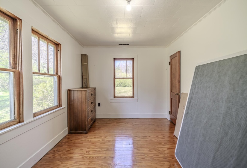 2423 HARDIN CREEK RD, Clifton, Tennessee 38425-9046, 3 Bedrooms Bedrooms, 10 Rooms Rooms,1 BathroomBathrooms,Residential,For Sale,HARDIN CREEK,10217973