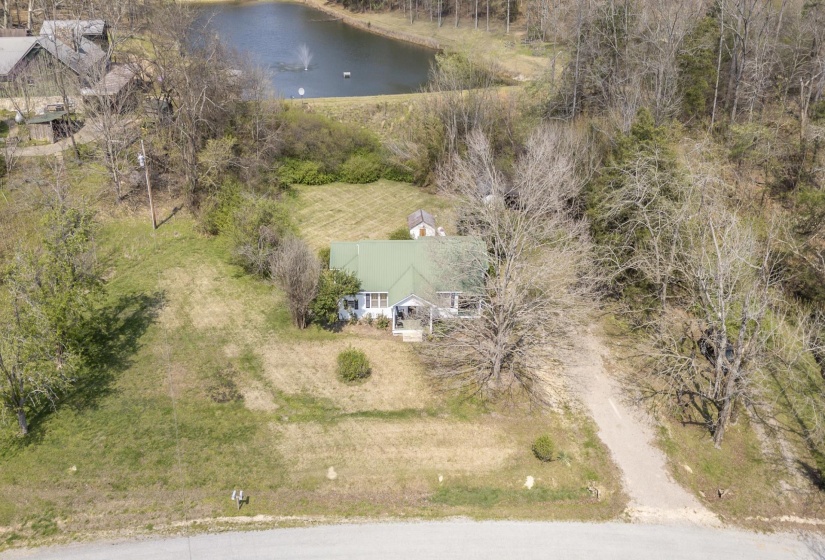 2423 HARDIN CREEK RD, Clifton, Tennessee 38425-9046, 3 Bedrooms Bedrooms, 10 Rooms Rooms,1 BathroomBathrooms,Residential,For Sale,HARDIN CREEK,10217973