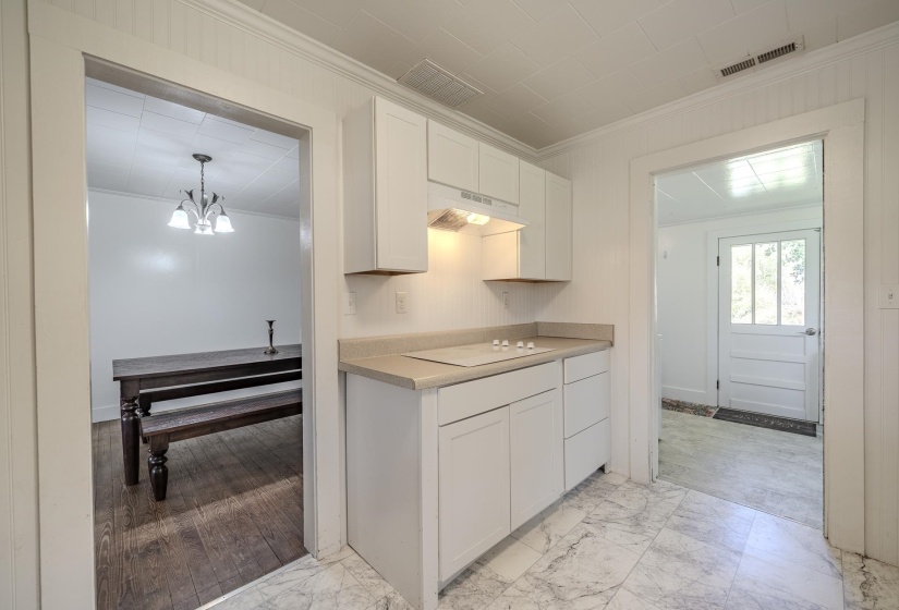 2423 HARDIN CREEK RD, Clifton, Tennessee 38425-9046, 3 Bedrooms Bedrooms, 10 Rooms Rooms,1 BathroomBathrooms,Residential,For Sale,HARDIN CREEK,10217973