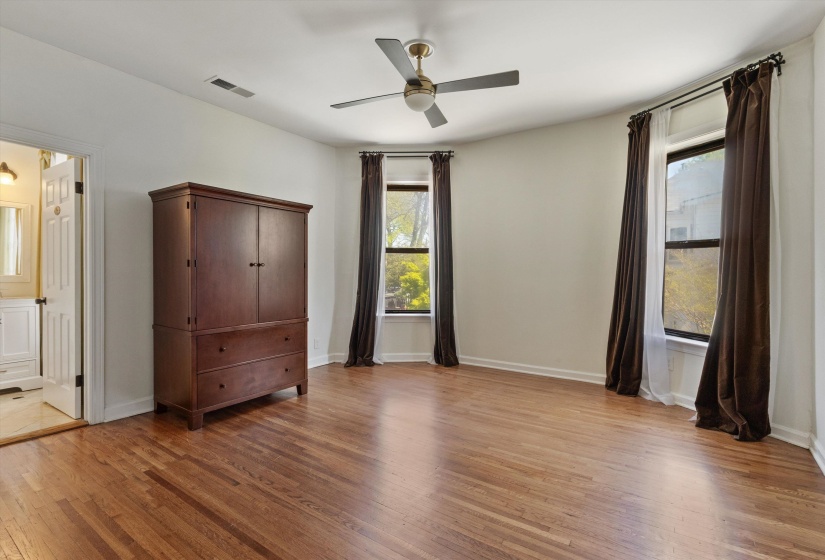 1680 CARRUTHERS PL, Memphis, Tennessee 38112, 4 Bedrooms Bedrooms, 8 Rooms Rooms,2.1 BathroomsBathrooms,Residential,For Sale,CARRUTHERS,10217976