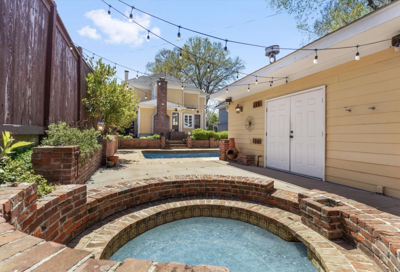1680 CARRUTHERS PL, Memphis, Tennessee 38112, 4 Bedrooms Bedrooms, 8 Rooms Rooms,2.1 BathroomsBathrooms,Residential,For Sale,CARRUTHERS,10217976