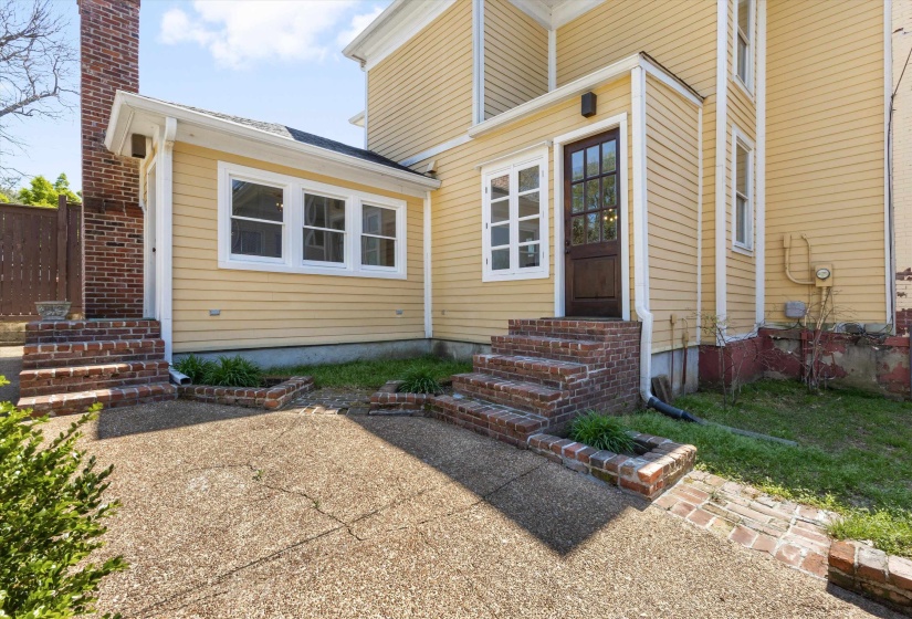 1680 CARRUTHERS PL, Memphis, Tennessee 38112, 4 Bedrooms Bedrooms, 8 Rooms Rooms,2.1 BathroomsBathrooms,Residential,For Sale,CARRUTHERS,10217976