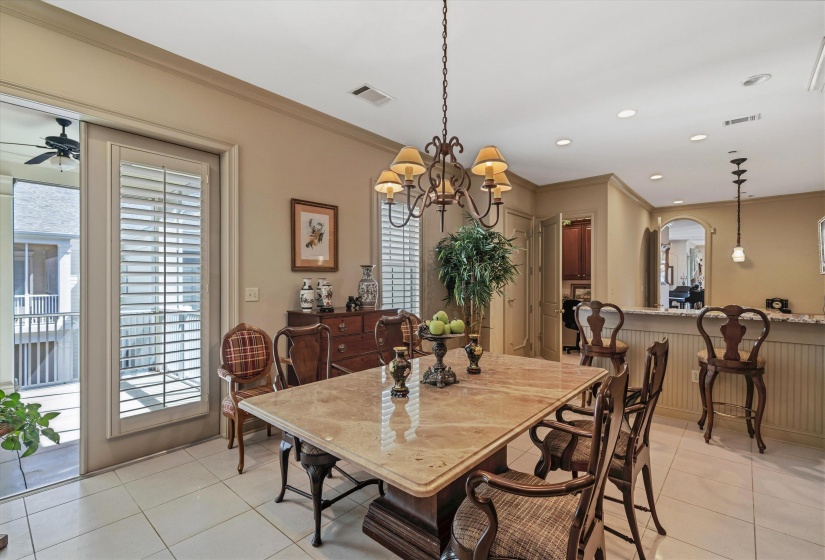 5194 LEXINGTON CLUB CV, Memphis, Tennessee 38117, 3 Bedroom Bedrooms, 8 Room Rooms,4 BathroomBathrooms,Residential,For Sale,LEXINGTON CLUB,0,10217985