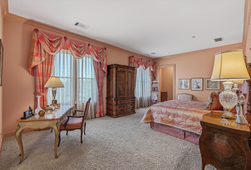 5194 LEXINGTON CLUB CV, Memphis, Tennessee 38117, 3 Bedroom Bedrooms, 8 Room Rooms,4 BathroomBathrooms,Residential,For Sale,LEXINGTON CLUB,0,10217985
