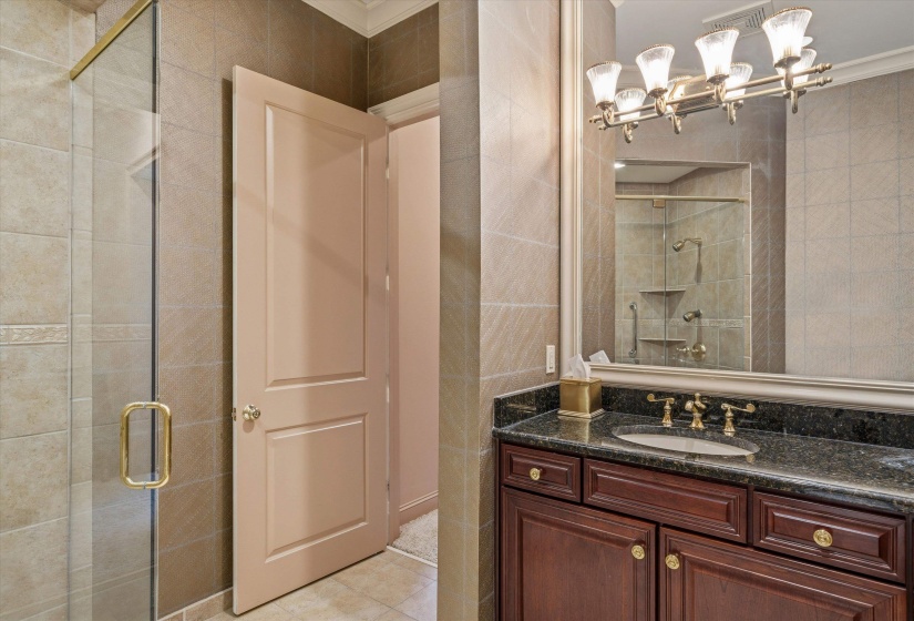 5194 LEXINGTON CLUB CV, Memphis, Tennessee 38117, 3 Bedroom Bedrooms, 8 Room Rooms,4 BathroomBathrooms,Residential,For Sale,LEXINGTON CLUB,0,10217985