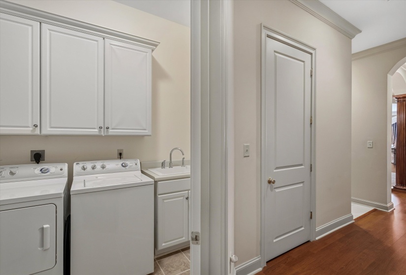 5194 LEXINGTON CLUB CV, Memphis, Tennessee 38117, 3 Bedroom Bedrooms, 8 Room Rooms,4 BathroomBathrooms,Residential,For Sale,LEXINGTON CLUB,0,10217985
