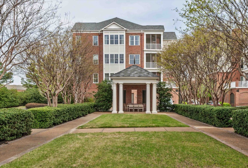 5194 LEXINGTON CLUB CV, Memphis, Tennessee 38117, 3 Bedroom Bedrooms, 8 Room Rooms,4 BathroomBathrooms,Residential,For Sale,LEXINGTON CLUB,0,10217985