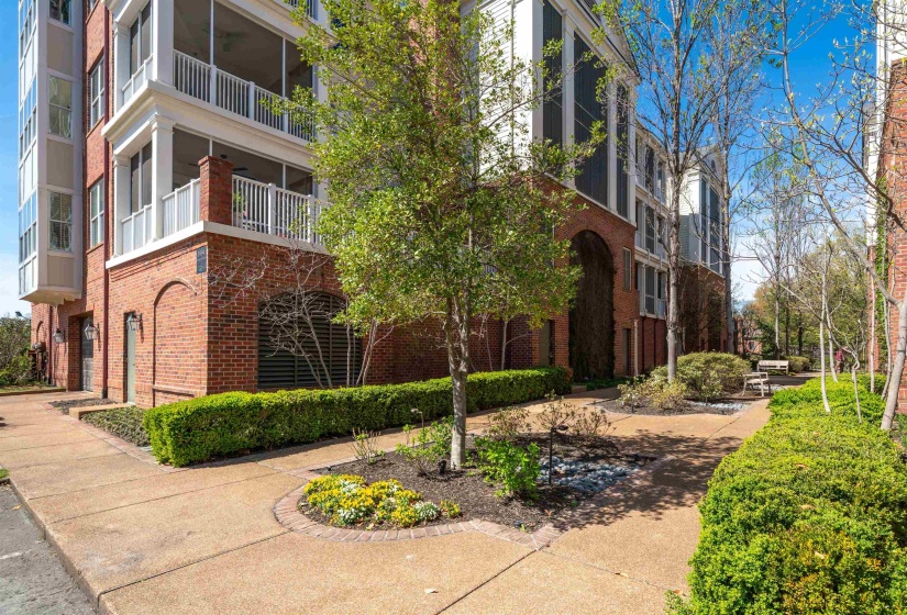 5194 LEXINGTON CLUB CV, Memphis, Tennessee 38117, 3 Bedroom Bedrooms, 8 Room Rooms,4 BathroomBathrooms,Residential,For Sale,LEXINGTON CLUB,0,10217985