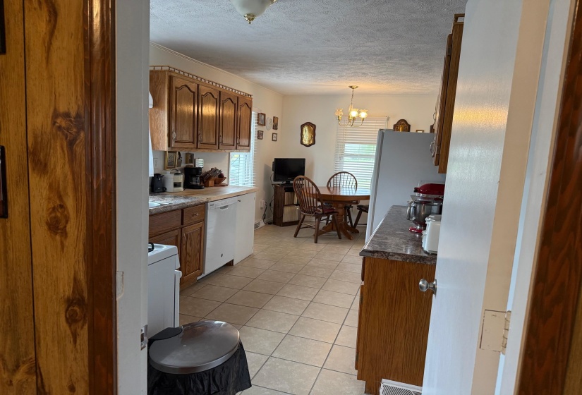 695 MAIN ST, Savannah, Tennessee 38372, 3 Bedrooms Bedrooms, 7 Rooms Rooms,2 BathroomsBathrooms,Residential,For Sale,MAIN,10217996