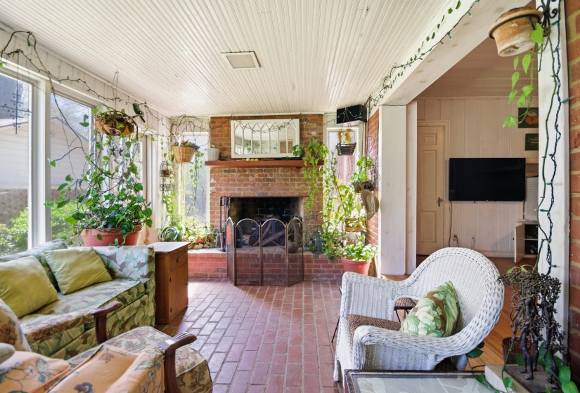 270 CHERRY CIR, Memphis, Tennessee 38117, 3 Bedrooms Bedrooms, 9 Rooms Rooms,3.1 BathroomsBathrooms,Residential,For Sale,CHERRY,10217998