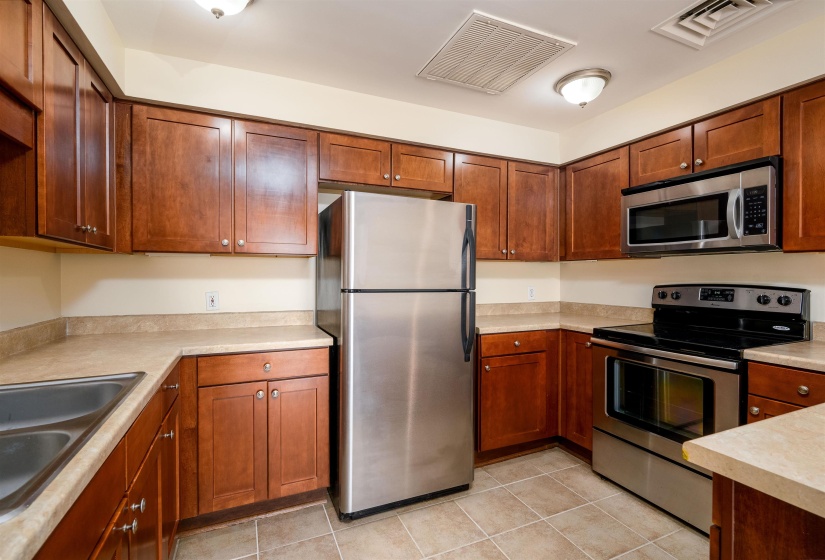 655 RIVERSIDE DR, Memphis, Tennessee 38103, 1 Bedroom Bedrooms, 3 Rooms Rooms,1 BathroomBathrooms,Residential,For Sale,RIVERSIDE,10218000