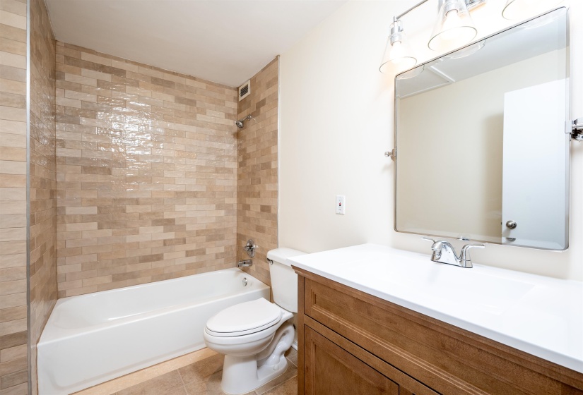 655 RIVERSIDE DR, Memphis, Tennessee 38103, 1 Bedroom Bedrooms, 3 Rooms Rooms,1 BathroomBathrooms,Residential,For Sale,RIVERSIDE,10218000