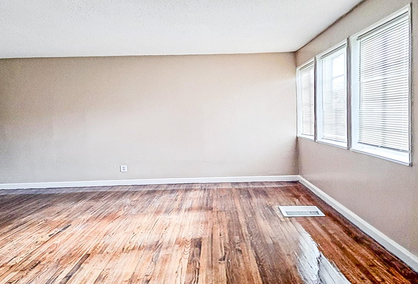 1740 BROWN AVE, Memphis, Tennessee 38107, 2 Bedrooms Bedrooms, 8 Rooms Rooms,1 BathroomBathrooms,Residential,For Sale,BROWN,10218008