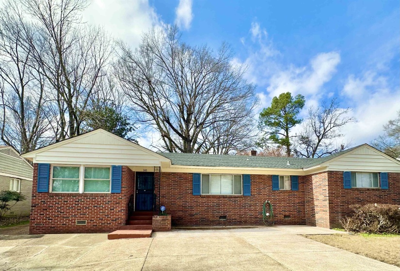 141 WHITE STATION RD, Memphis, Tennessee 38117, 3 Bedrooms Bedrooms, 6 Rooms Rooms,2 BathroomsBathrooms,Residential,For Sale,WHITE STATION,10218049