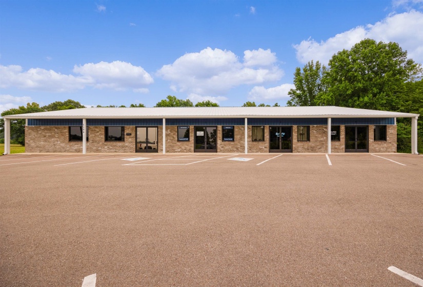 1196 MULBERRY AVE, Selmer, Tennessee 38375, 0 , 0 ,0,Commercial/industrial,For Sale,MULBERRY,0,10218107