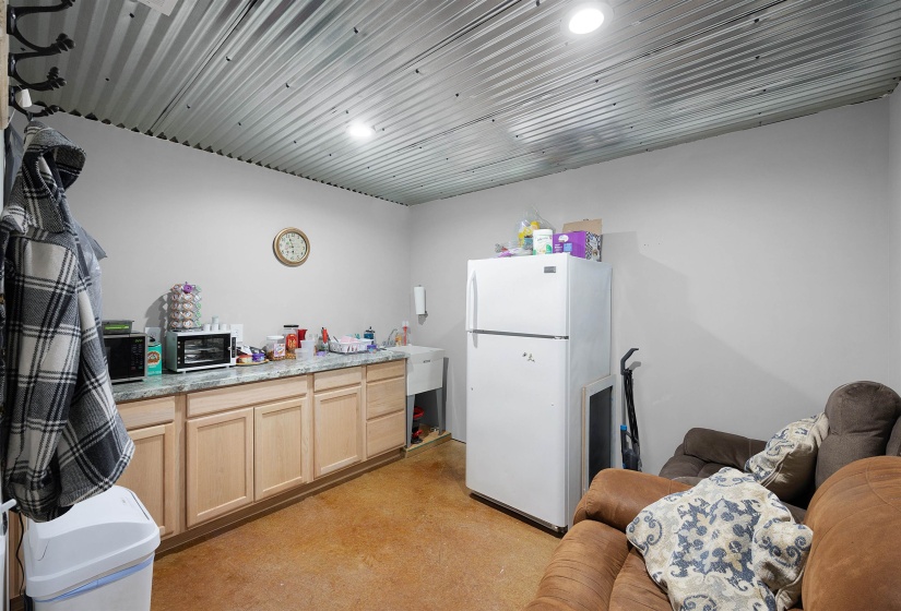 1196 MULBERRY AVE, Selmer, Tennessee 38375, 0 , 0 ,0,Commercial/industrial,For Sale,MULBERRY,0,10218107