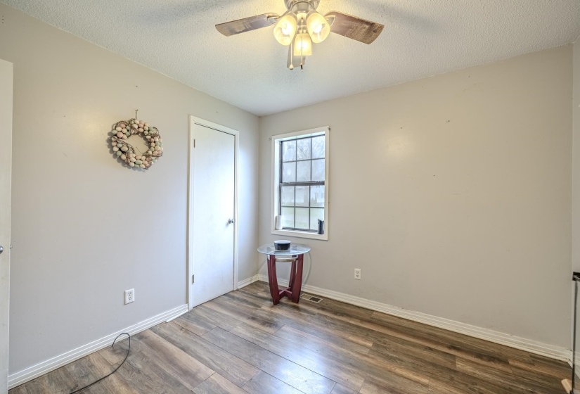 235 PARKVIEW DR, Savannah, Tennessee 38372, 3 Bedrooms Bedrooms, 7 Rooms Rooms,2 BathroomsBathrooms,Residential,For Sale,PARKVIEW,10218081
