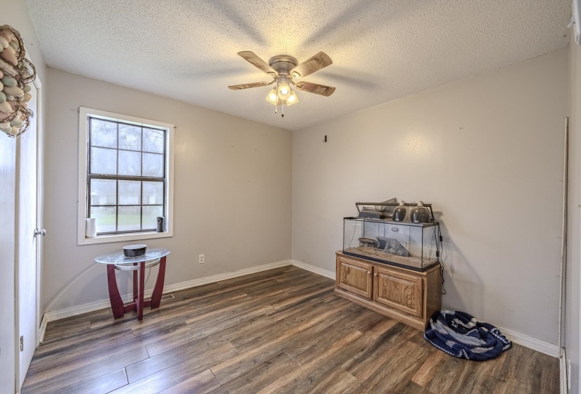235 PARKVIEW DR, Savannah, Tennessee 38372, 3 Bedrooms Bedrooms, 7 Rooms Rooms,2 BathroomsBathrooms,Residential,For Sale,PARKVIEW,10218081