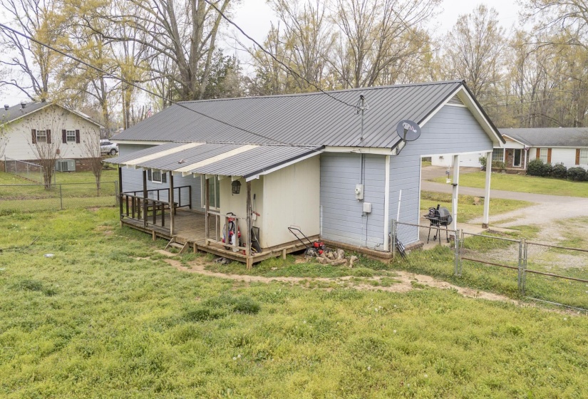 235 PARKVIEW DR, Savannah, Tennessee 38372, 3 Bedrooms Bedrooms, 7 Rooms Rooms,2 BathroomsBathrooms,Residential,For Sale,PARKVIEW,10218081
