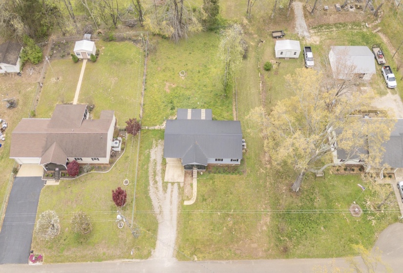 235 PARKVIEW DR, Savannah, Tennessee 38372, 3 Bedrooms Bedrooms, 7 Rooms Rooms,2 BathroomsBathrooms,Residential,For Sale,PARKVIEW,10218081