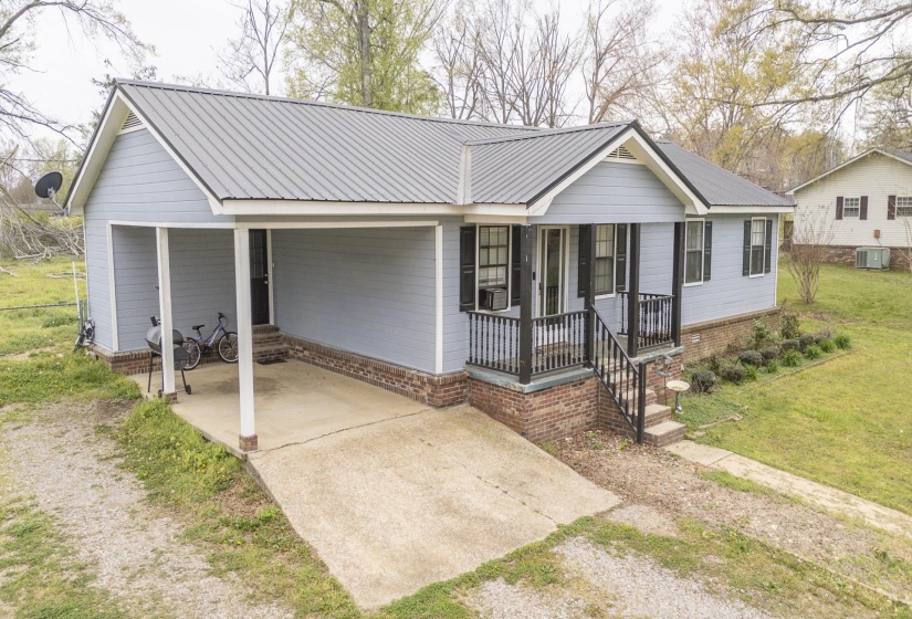 235 PARKVIEW DR, Savannah, Tennessee 38372, 3 Bedrooms Bedrooms, 7 Rooms Rooms,2 BathroomsBathrooms,Residential,For Sale,PARKVIEW,10218081