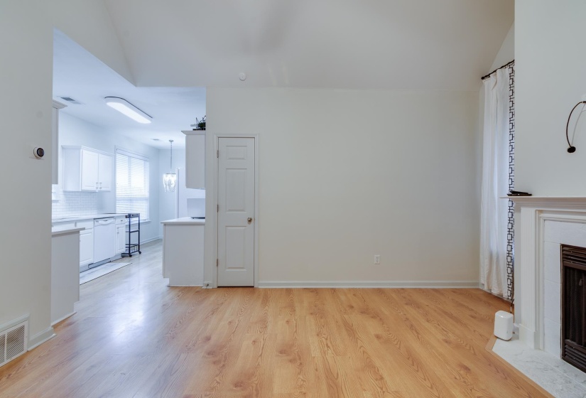 1415 DOWN RIVER DR, Memphis, Tennessee 38103, 4 Bedrooms Bedrooms, 6 Rooms Rooms,2.1 BathroomsBathrooms,Residential,For Sale,DOWN RIVER,10218087