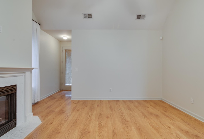 1415 DOWN RIVER DR, Memphis, Tennessee 38103, 4 Bedrooms Bedrooms, 6 Rooms Rooms,2.1 BathroomsBathrooms,Residential,For Sale,DOWN RIVER,10218087
