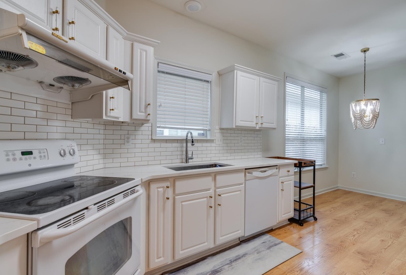 1415 DOWN RIVER DR, Memphis, Tennessee 38103, 4 Bedrooms Bedrooms, 6 Rooms Rooms,2.1 BathroomsBathrooms,Residential,For Sale,DOWN RIVER,10218087