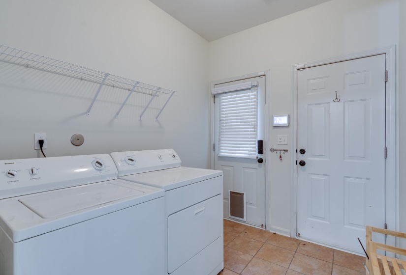 1415 DOWN RIVER DR, Memphis, Tennessee 38103, 4 Bedrooms Bedrooms, 6 Rooms Rooms,2.1 BathroomsBathrooms,Residential,For Sale,DOWN RIVER,10218087