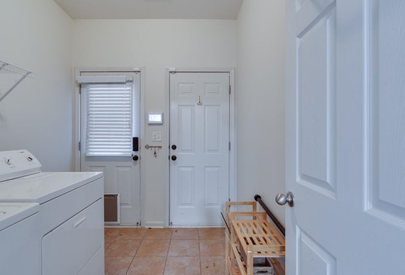 1415 DOWN RIVER DR, Memphis, Tennessee 38103, 4 Bedrooms Bedrooms, 6 Rooms Rooms,2.1 BathroomsBathrooms,Residential,For Sale,DOWN RIVER,10218087