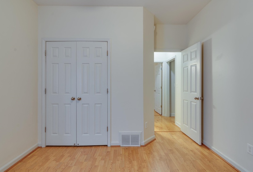 1415 DOWN RIVER DR, Memphis, Tennessee 38103, 4 Bedrooms Bedrooms, 6 Rooms Rooms,2.1 BathroomsBathrooms,Residential,For Sale,DOWN RIVER,10218087