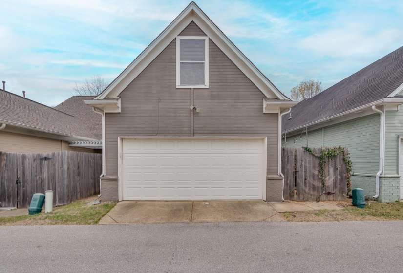 1415 DOWN RIVER DR, Memphis, Tennessee 38103, 4 Bedrooms Bedrooms, 6 Rooms Rooms,2.1 BathroomsBathrooms,Residential,For Sale,DOWN RIVER,10218087