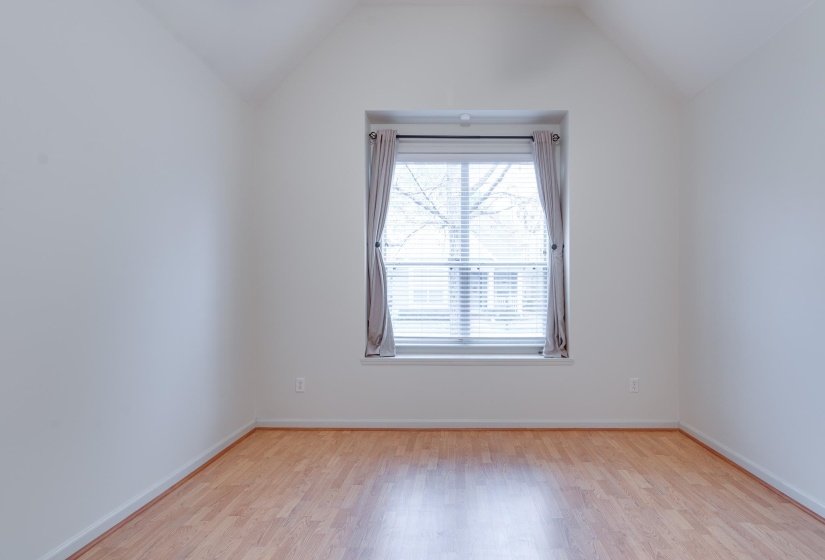 1415 DOWN RIVER DR, Memphis, Tennessee 38103, 4 Bedrooms Bedrooms, 6 Rooms Rooms,2.1 BathroomsBathrooms,Residential,For Sale,DOWN RIVER,10218087