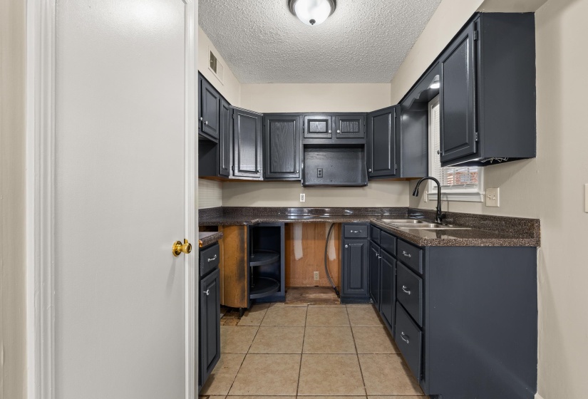 3728 MERRITT ST, Memphis, Tennessee 38128, 3 Bedroom Bedrooms, 6 Room Rooms,2 BathroomBathrooms,Residential,For Sale,MERRITT,0,10218095