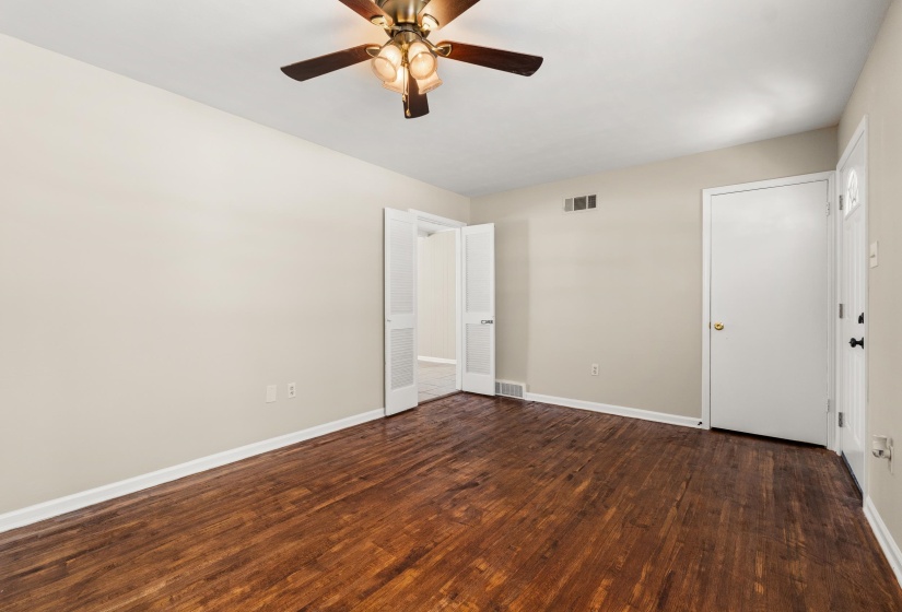 3728 MERRITT ST, Memphis, Tennessee 38128, 3 Bedroom Bedrooms, 6 Room Rooms,2 BathroomBathrooms,Residential,For Sale,MERRITT,0,10218095