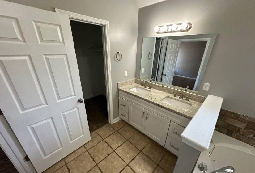 9420 GROVE RD, Cordova, Tennessee 38016, 3 Bedroom Bedrooms, 6 Room Rooms,2.1 BathroomBathrooms,Residential,For Sale,GROVE,0,10218111