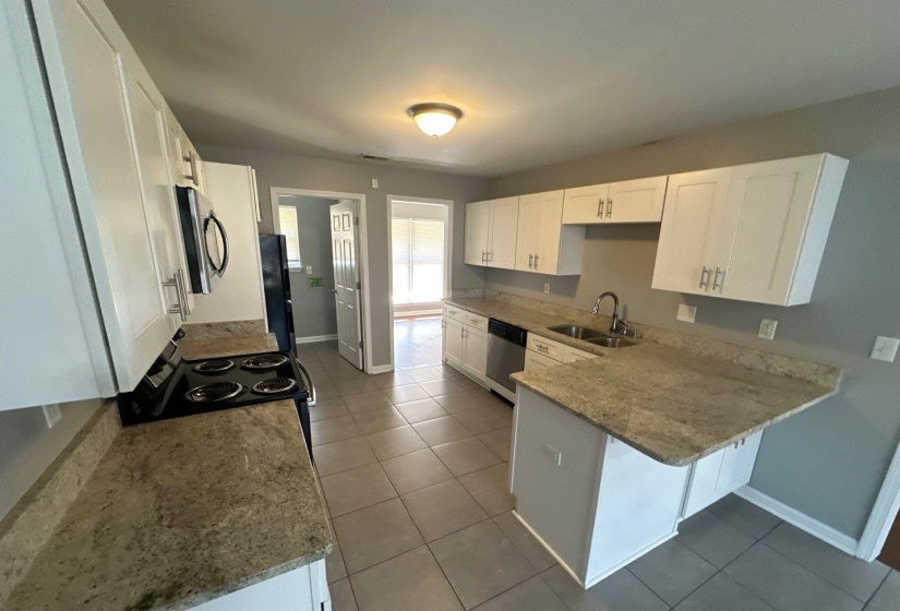 9420 GROVE RD, Cordova, Tennessee 38016, 3 Bedroom Bedrooms, 6 Room Rooms,2.1 BathroomBathrooms,Residential,For Sale,GROVE,0,10218111