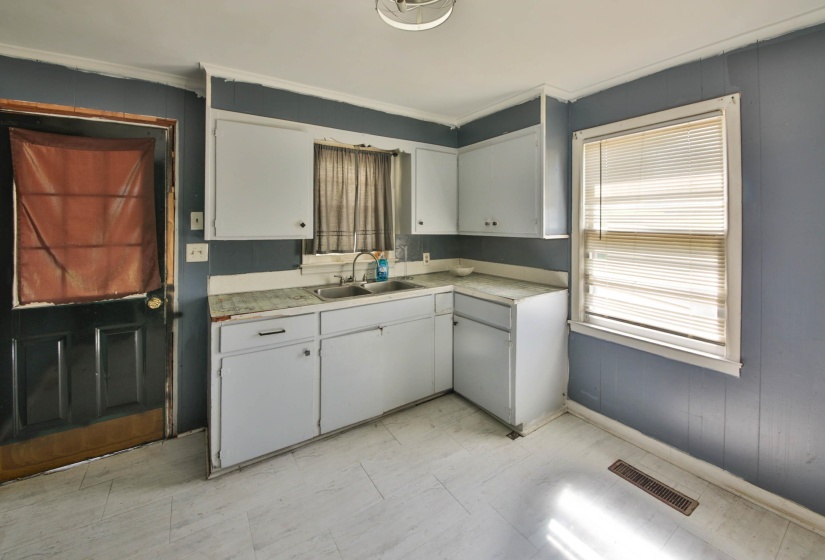 322 HIGHLAND ST, Ripley, Tennessee 38063, 3 Bedroom Bedrooms, 6 Room Rooms,1 BathroomBathrooms,Residential,For Sale,HIGHLAND,0,10218118