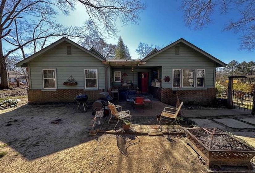 190 70 HWY, Mason, Tennessee 38049, 4 Bedrooms Bedrooms, 8 Rooms Rooms,1.1 BathroomsBathrooms,Residential,For Sale,70,10218123