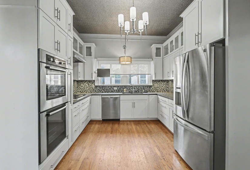 1361 VINTON AVE, Memphis, Tennessee 38104, 4 Bedroom Bedrooms, 10 Room Rooms,3.1 BathroomBathrooms,Residential,For Sale,VINTON,0,10218168
